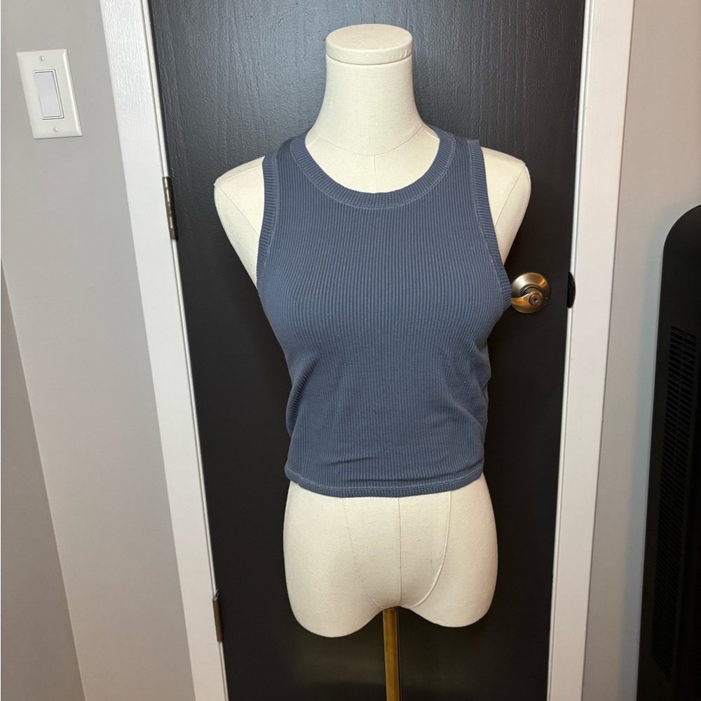 Hollister tank